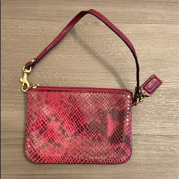 COACH clutch - red snakeskin - Picture 7 of 12